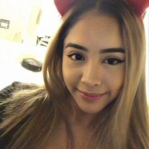 Meet your Posher, Carolina